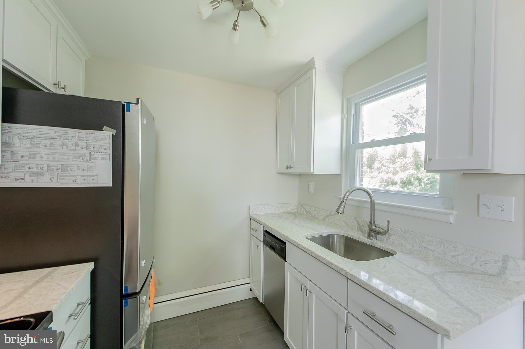 712 Cliffedge Road Baltimore, MD 21208 - Photo 9 of 27 Kitchen