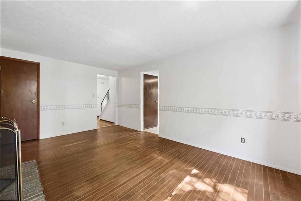 690 Blue Ridge Road Pittsburgh, PA 15239 - Photo 7 of 33