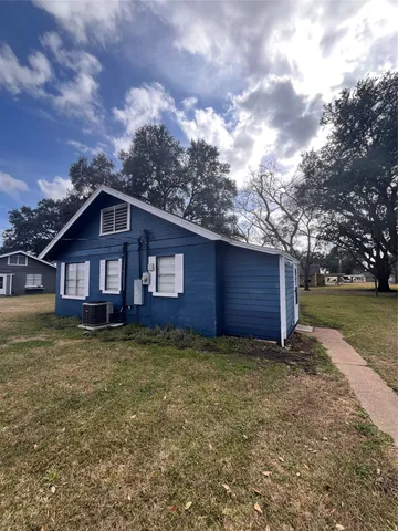 $1,300 | 1553 Dover Street, Unit 9, Boling, TX 77420