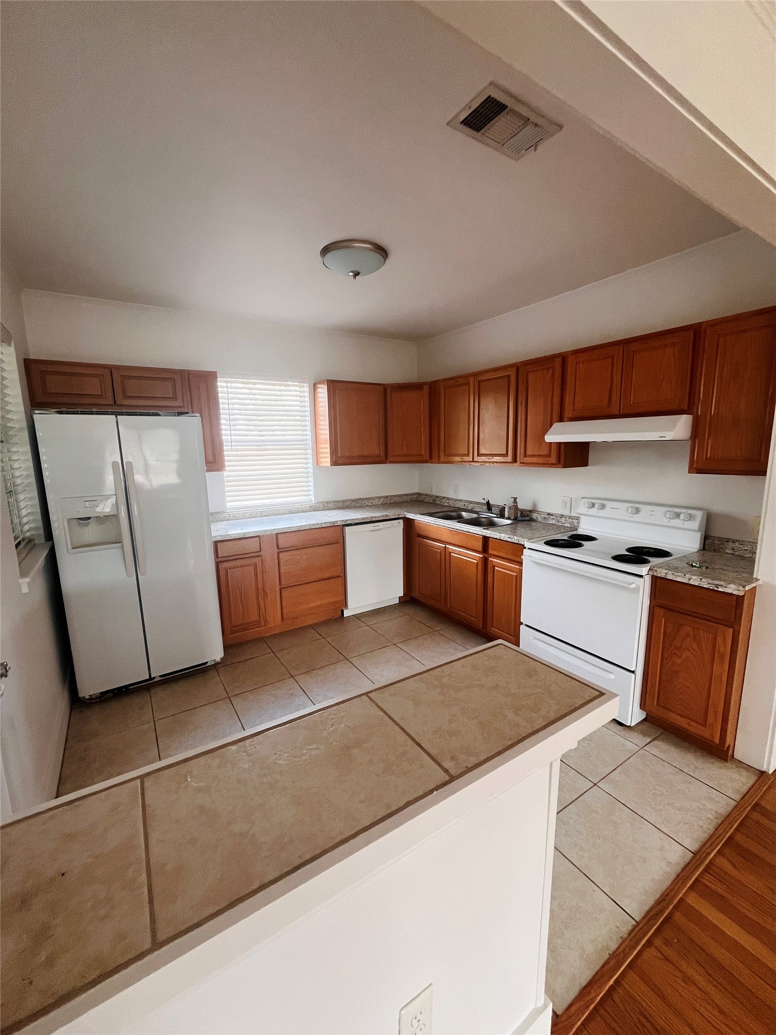 1553 Dover Street, Unit 9 Boling, TX 77420 - Photo 8 of 17