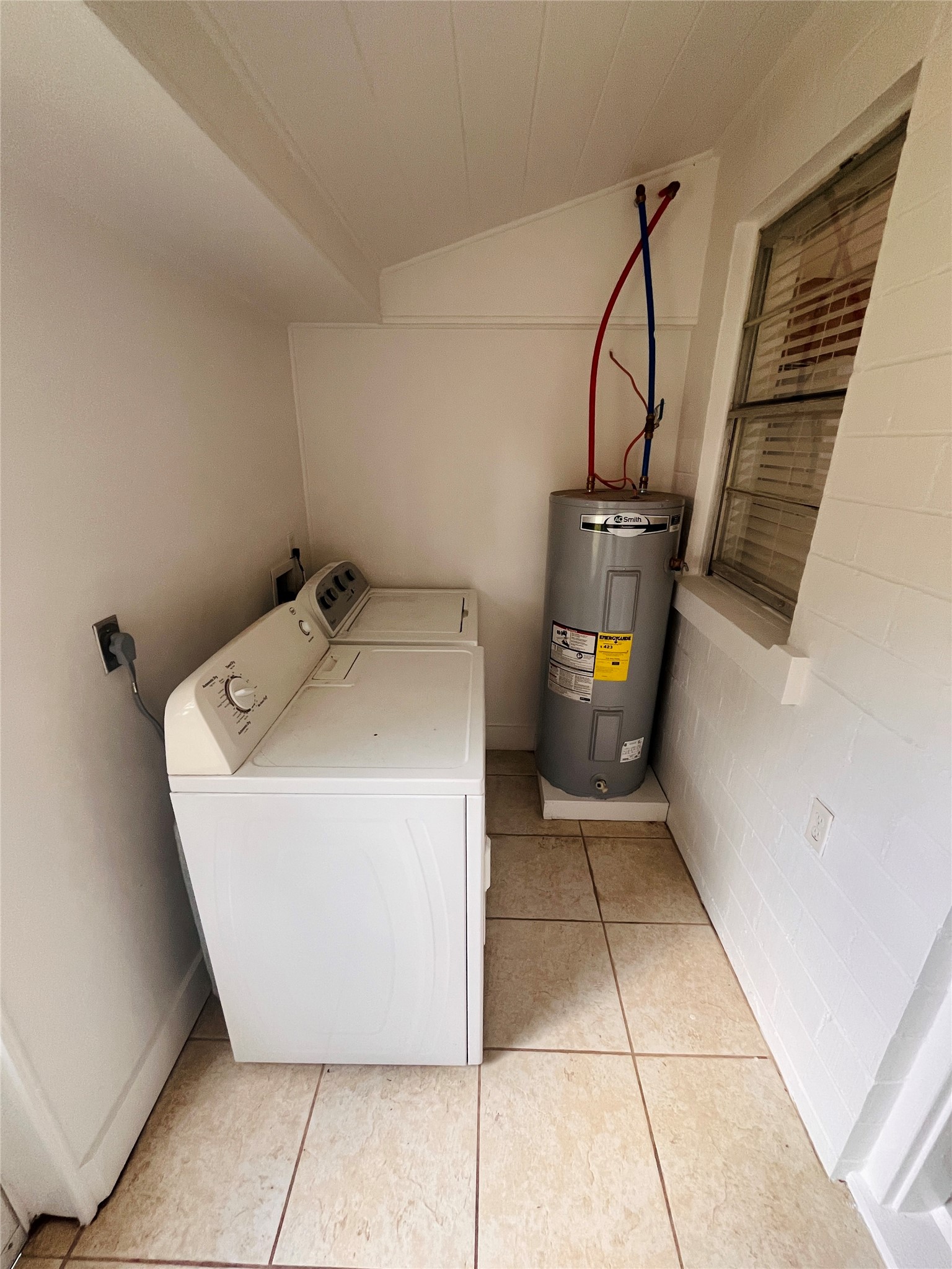 1553 Dover Street, Unit 9 Boling, TX 77420 - Photo 9 of 17