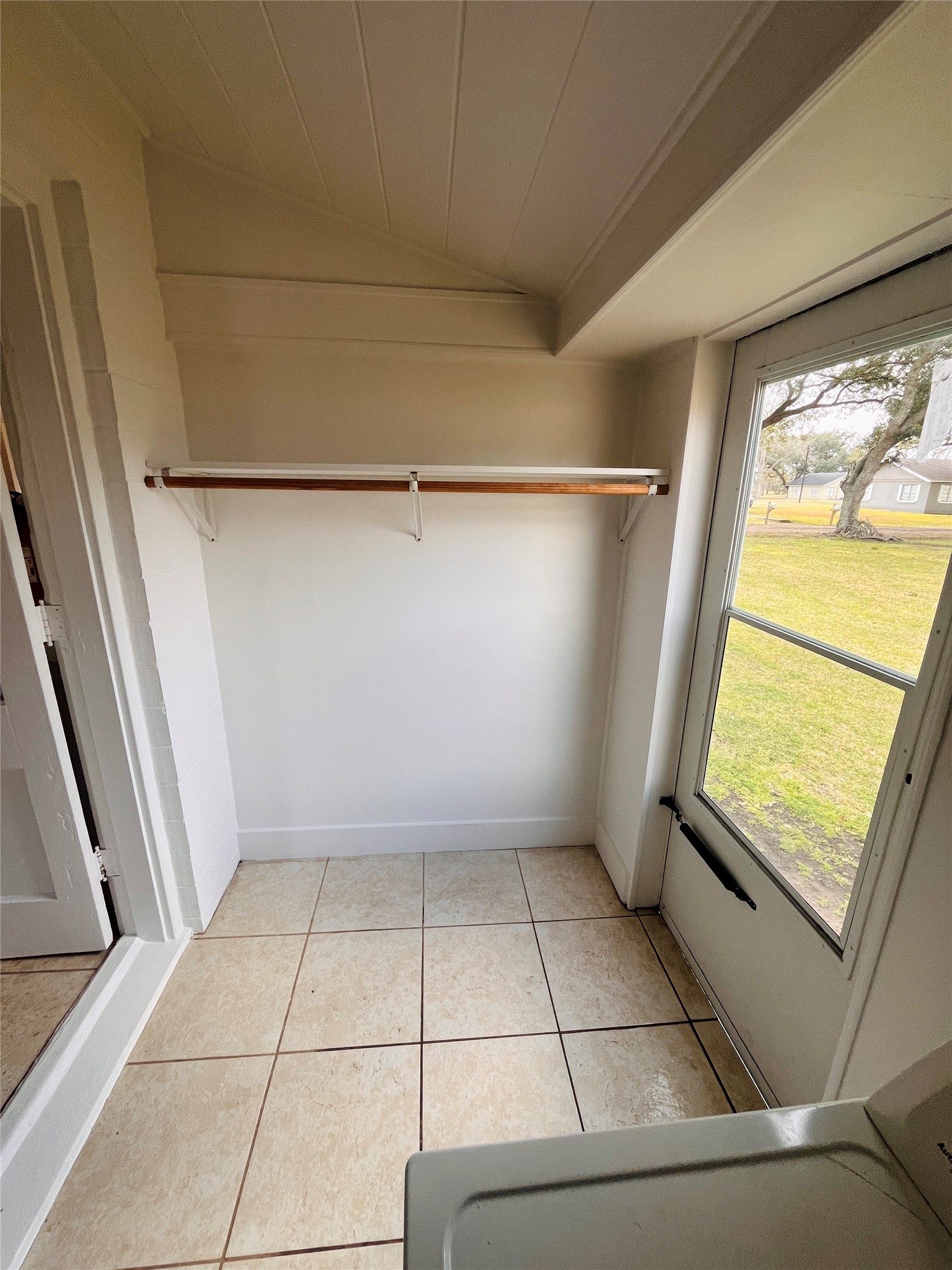 1553 Dover Street, Unit 9 Boling, TX 77420 - Photo 10 of 17