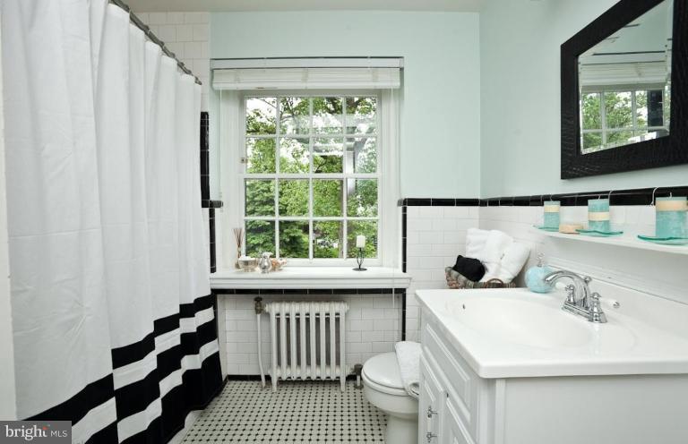 3802 Juniper Road Baltimore, MD 21218 - Photo 2 of 24 Bath #1