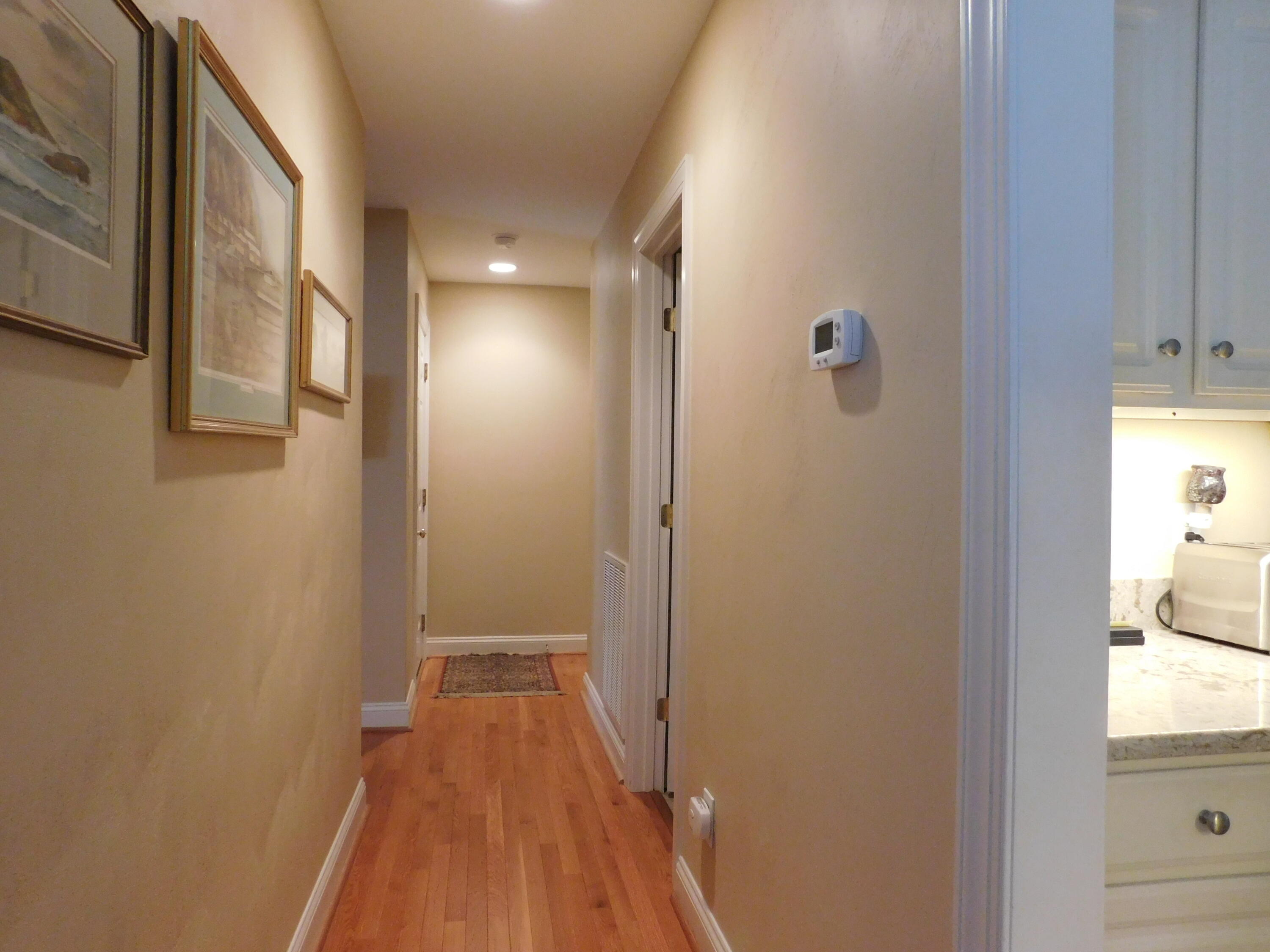 5722 Huntridge Road Roanoke, VA 24012 - Photo 25 of 79 Hallway