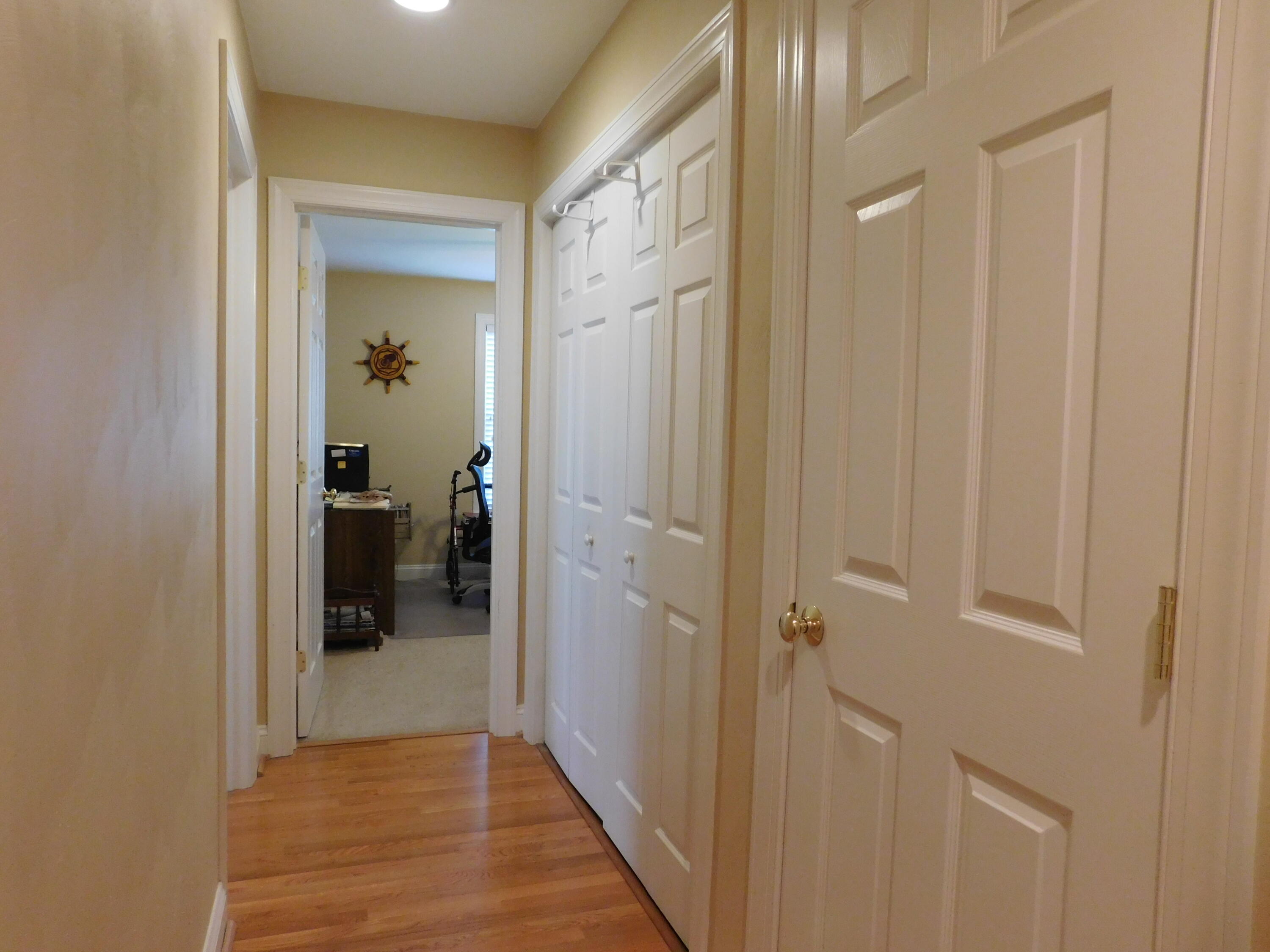 5722 Huntridge Road Roanoke, VA 24012 - Photo 32 of 79 Hallway