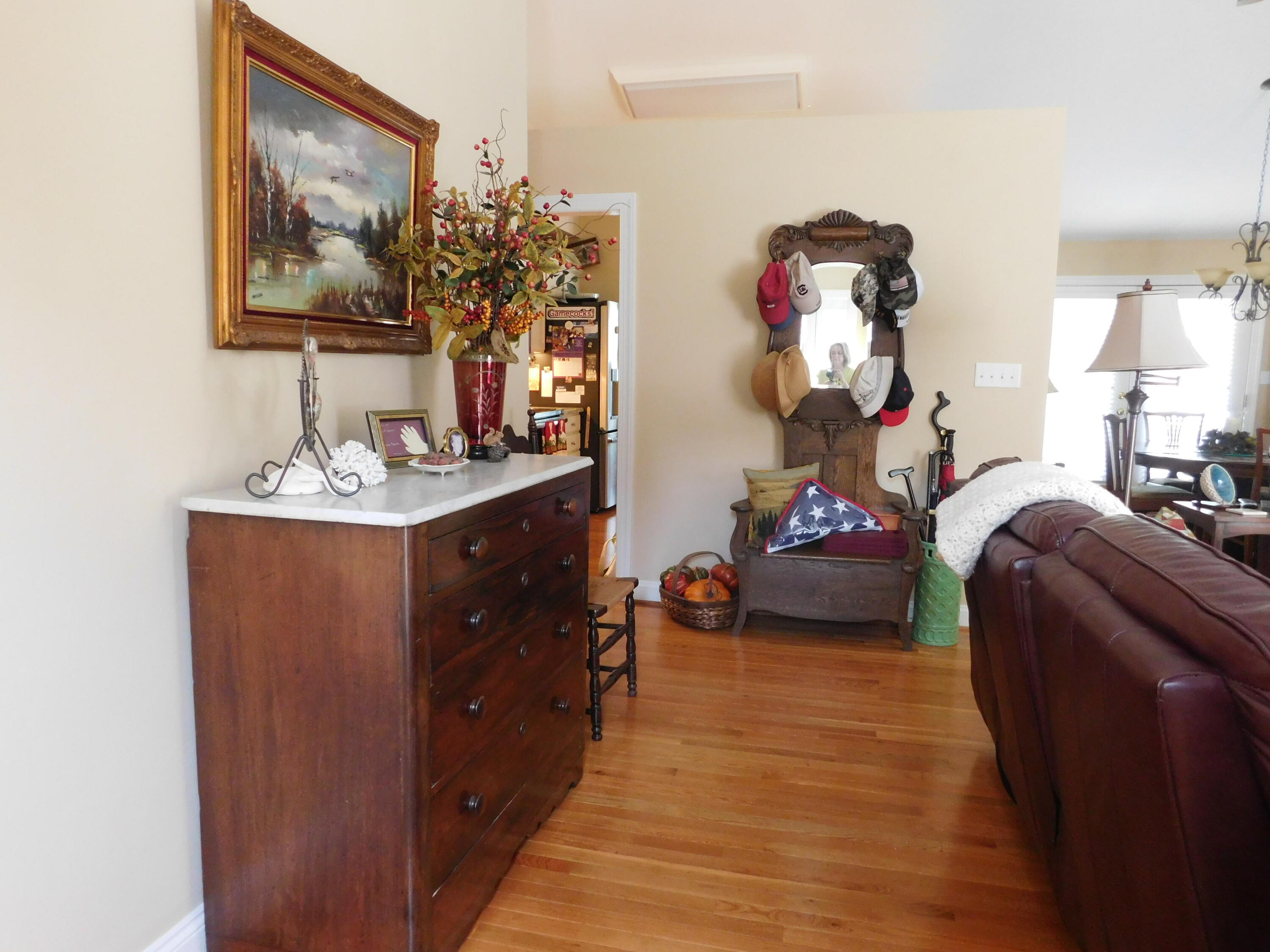 5722 Huntridge Road Roanoke, VA 24012 - Photo 4 of 79 Foyer