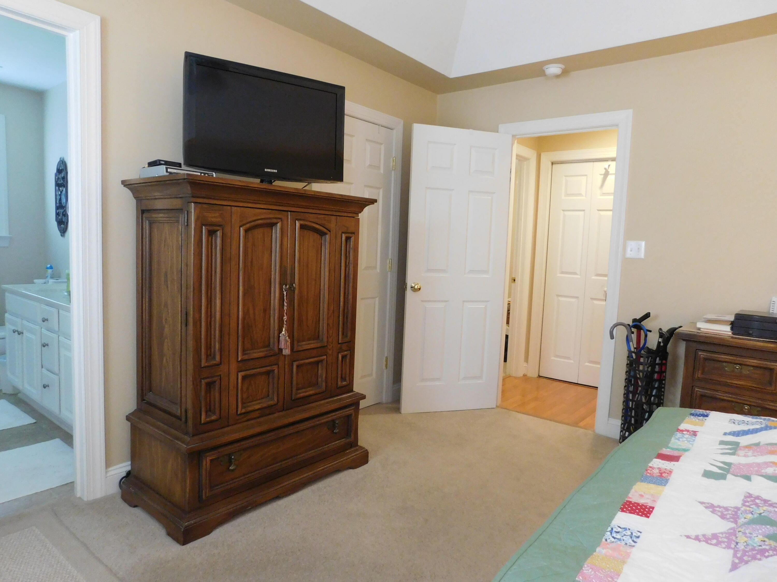 5722 Huntridge Road Roanoke, VA 24012 - Photo 41 of 79 Master Suite