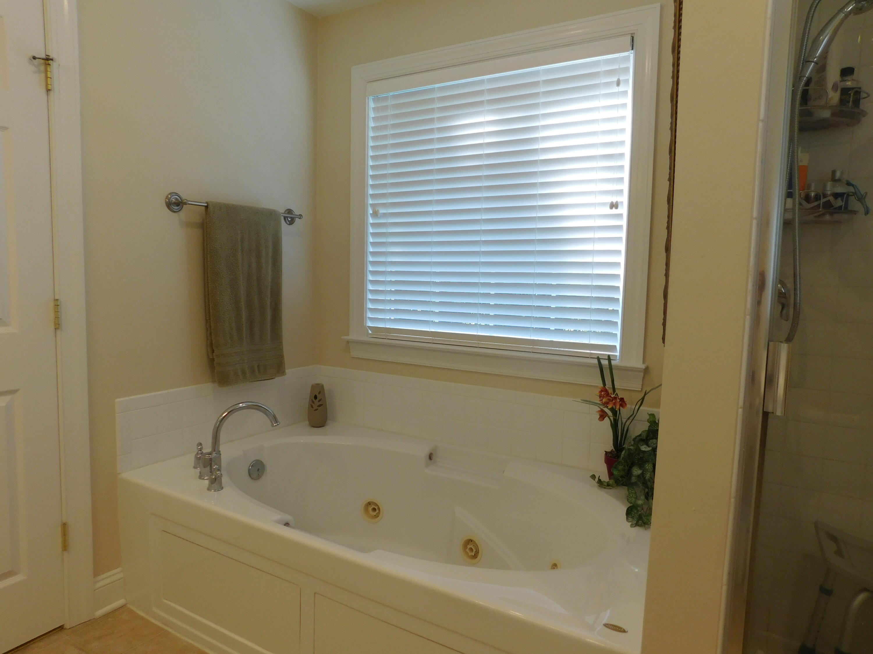 5722 Huntridge Road Roanoke, VA 24012 - Photo 45 of 79 Master Suite