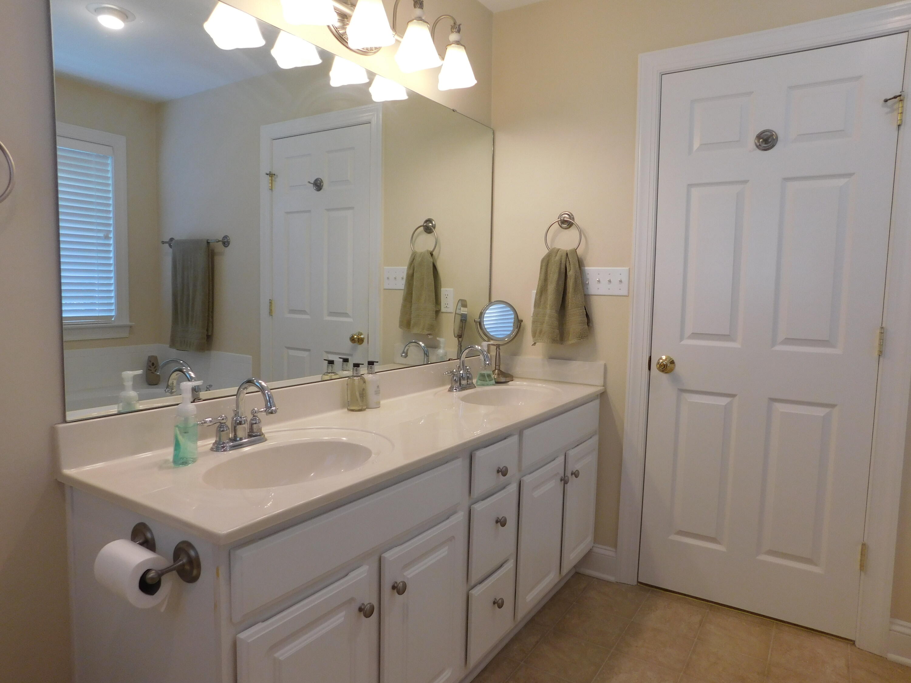 5722 Huntridge Road Roanoke, VA 24012 - Photo 49 of 79 Master Suite