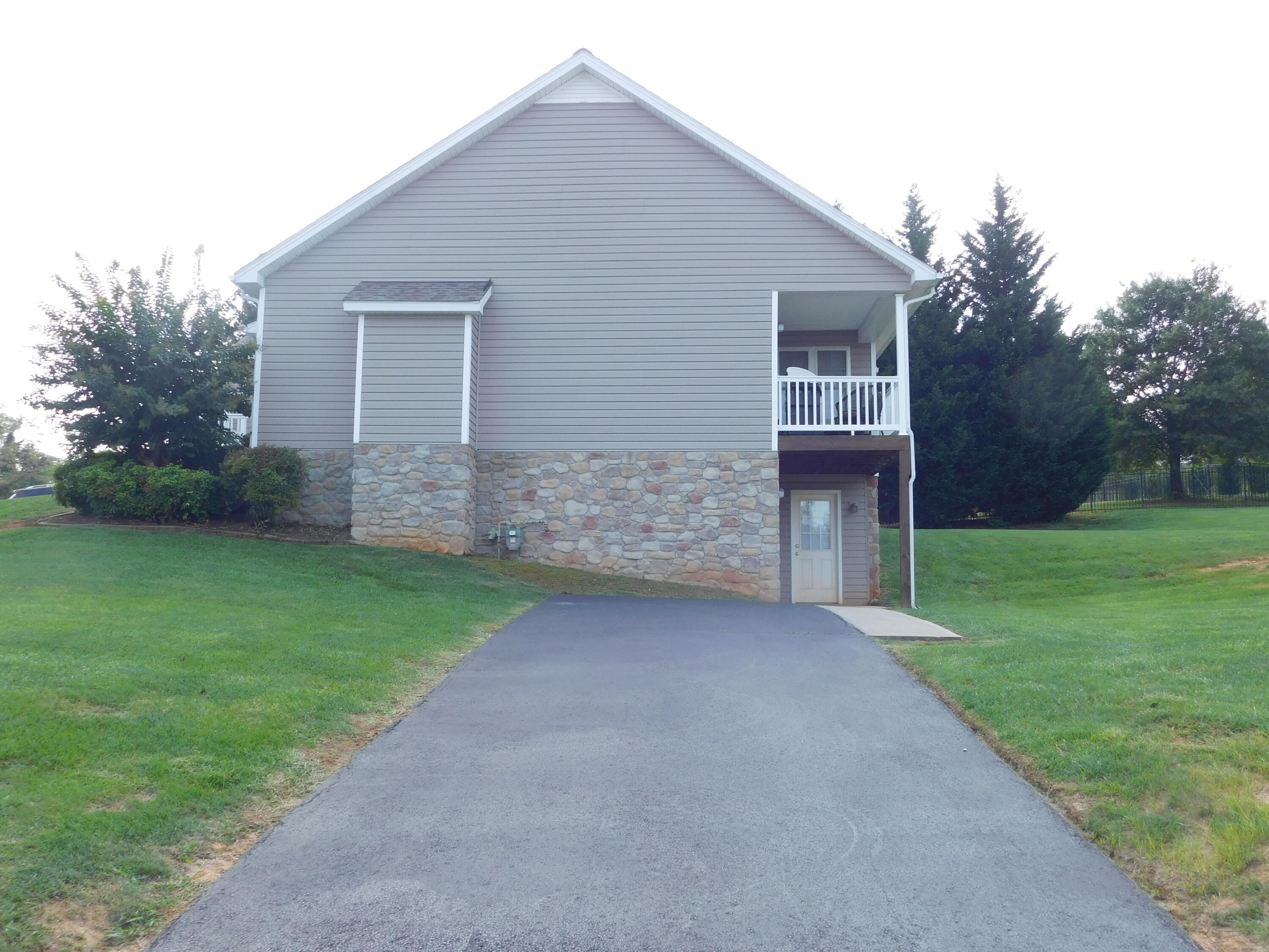 5722 Huntridge Road Roanoke, VA 24012 - Photo 71 of 79 2nd driveway