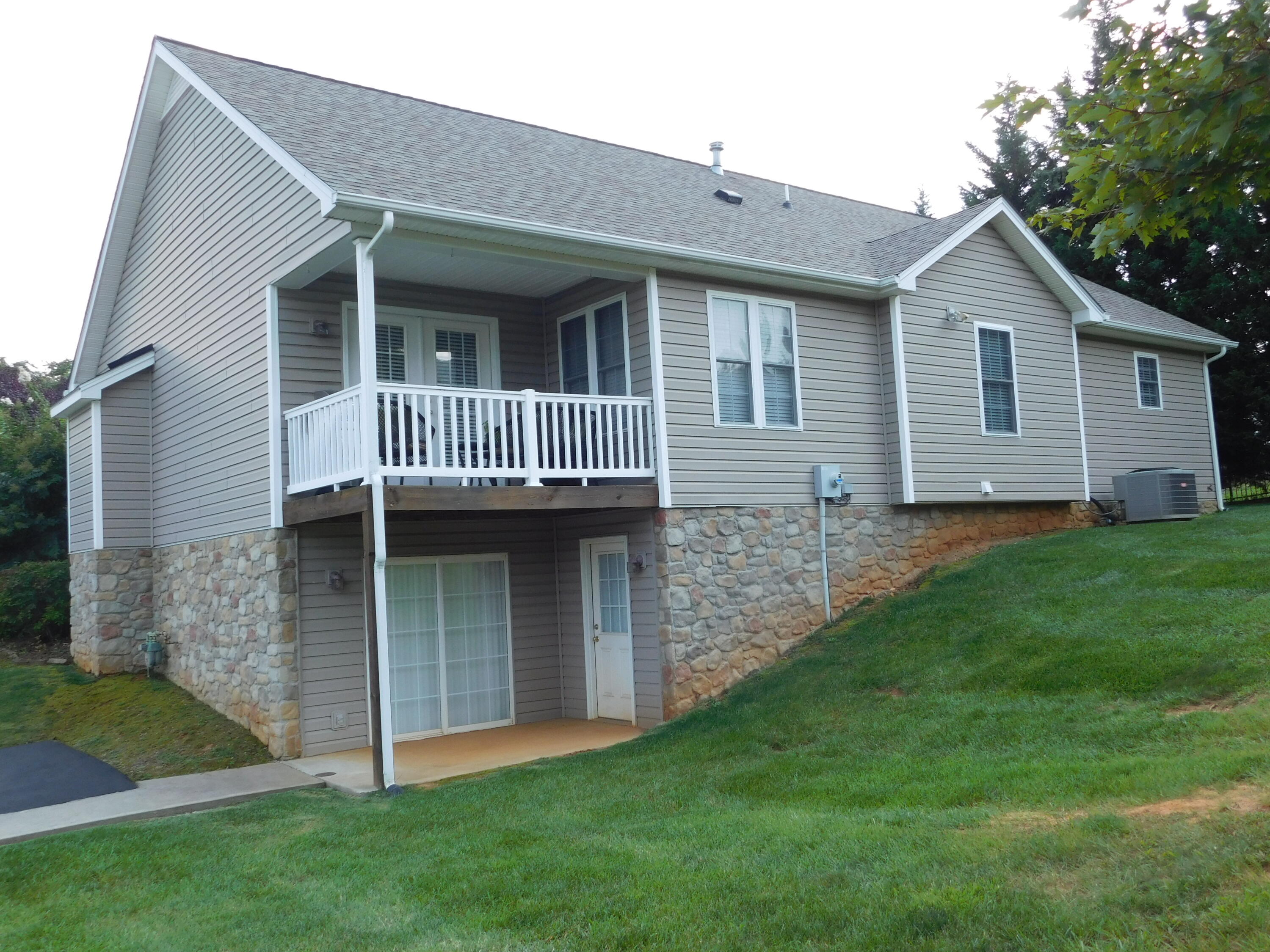 5722 Huntridge Road Roanoke, VA 24012 - Photo 72 of 79 Covered back deck/patio view