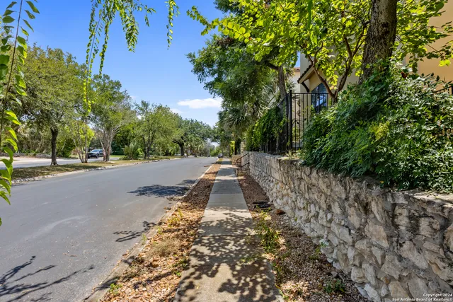 $815,000 | 246 Brahan Boulevard, San Antonio, TX 78215