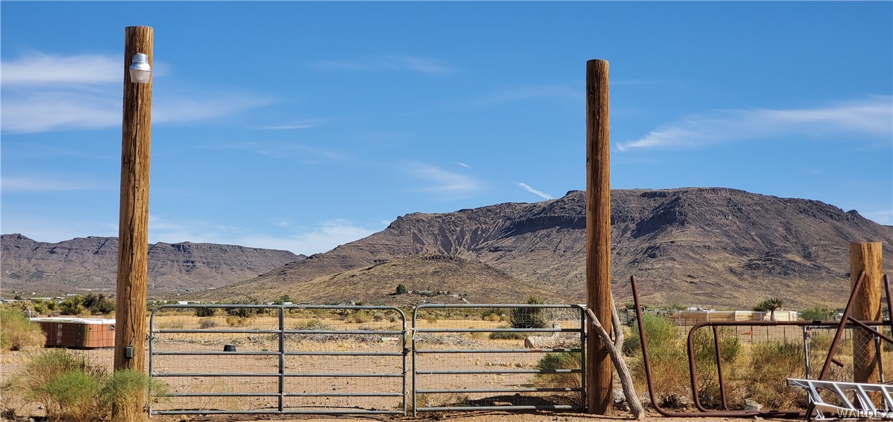 564 Bacobi Road Golden Valley, AZ 86413 - Photo 29 of 50 a view of a road with an ocean view