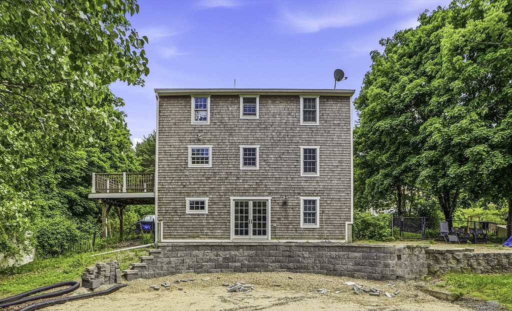 4 Shawkemo Path Franklin, MA 02038 - Photo 3 of 22