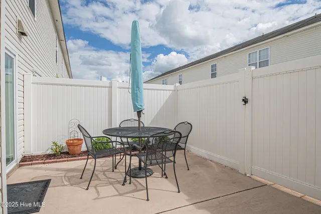 $190,000 | 4160 Dudleys Grant Drive, Unit F, Winterville, NC 28590