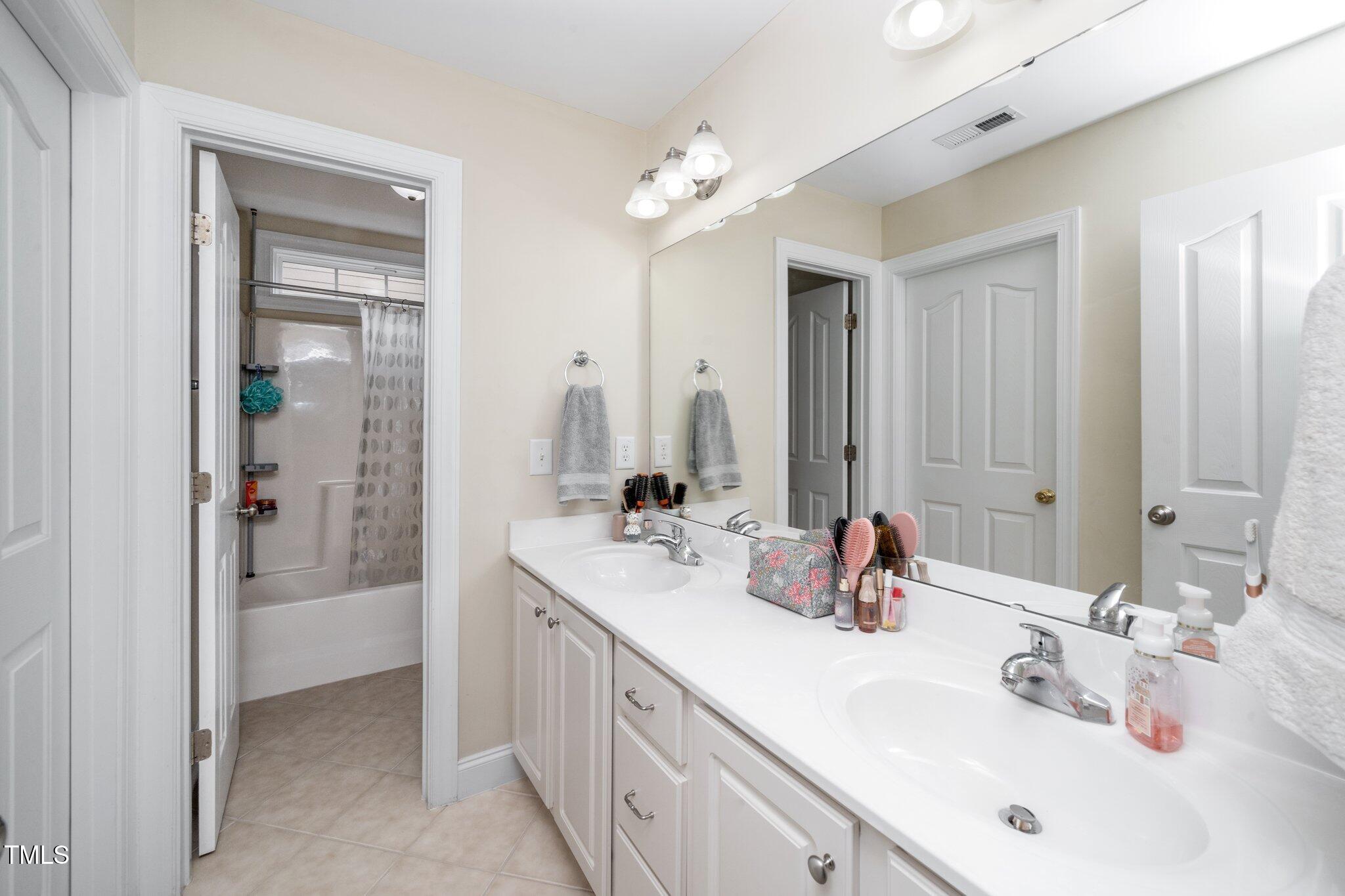 106 Roundtop Road Cary, NC 27519 - Photo 21 of 38 32-web-or-mls-106 Roundtop (28 of 41)