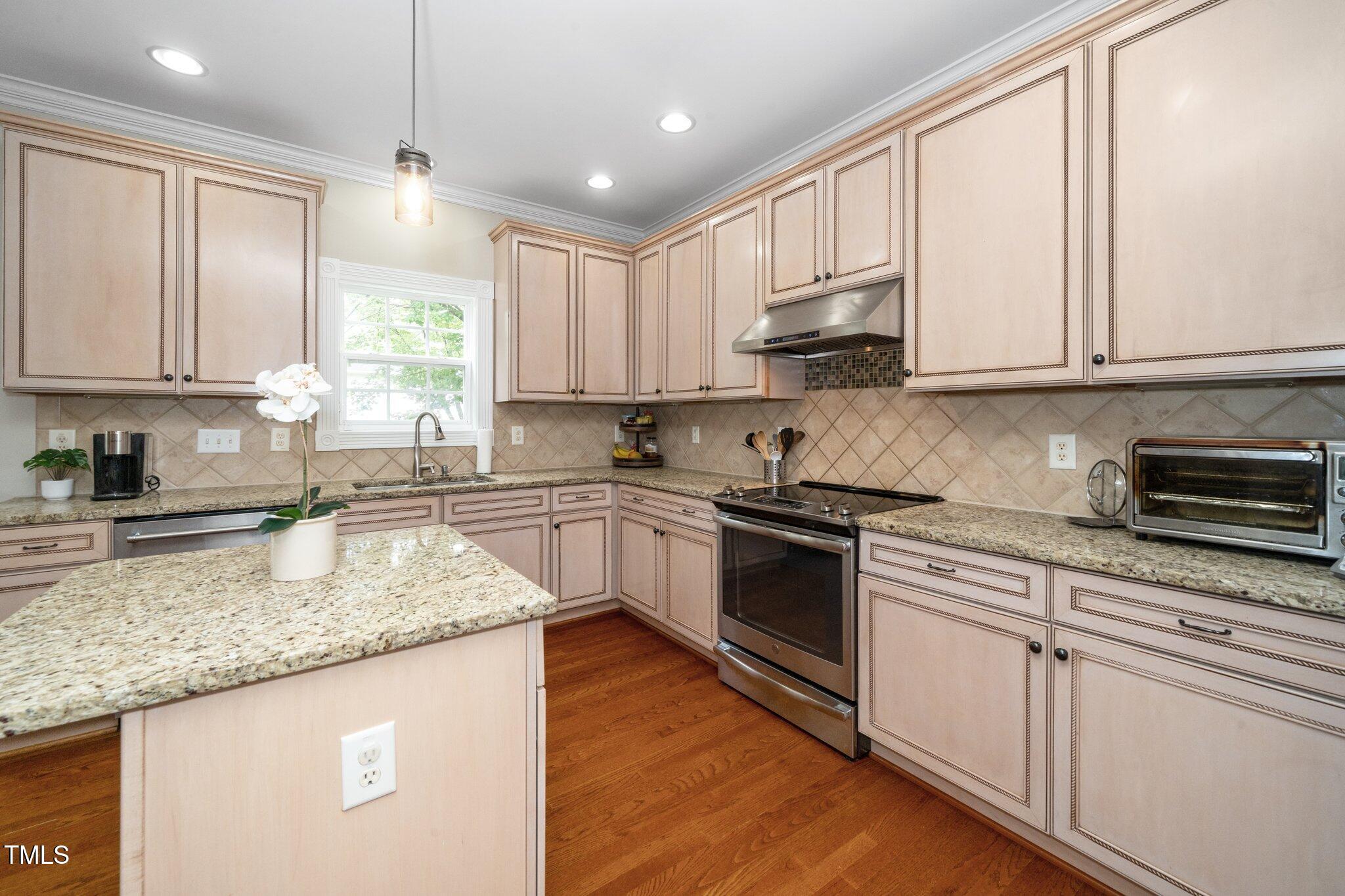 106 Roundtop Road Cary, NC 27519 - Photo 5 of 38 11-web-or-mls-106 Roundtop (5 of 41)