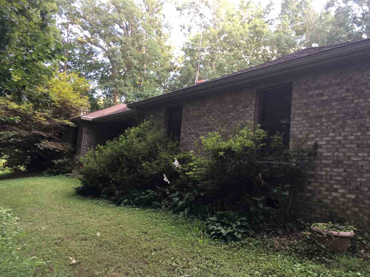 435 Clutter Road Lynnville, IN 47619 - Photo 4 of 26 Gallery Image 4