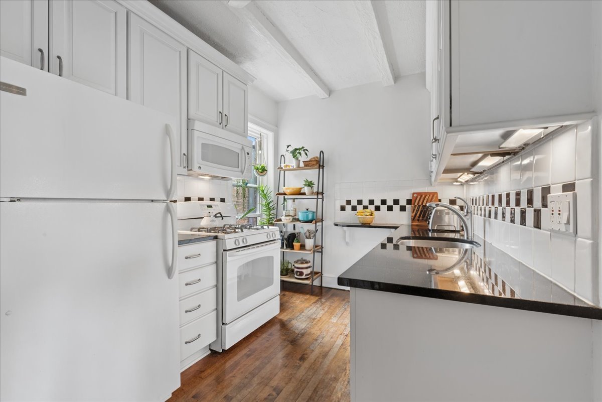 530 Sheridan Road, Unit 3B Evanston, IL 60202 - Photo 2 of 15