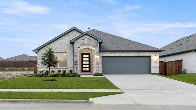 $384,990 | 1317 Rothland Lane, Red Oak, TX 75154