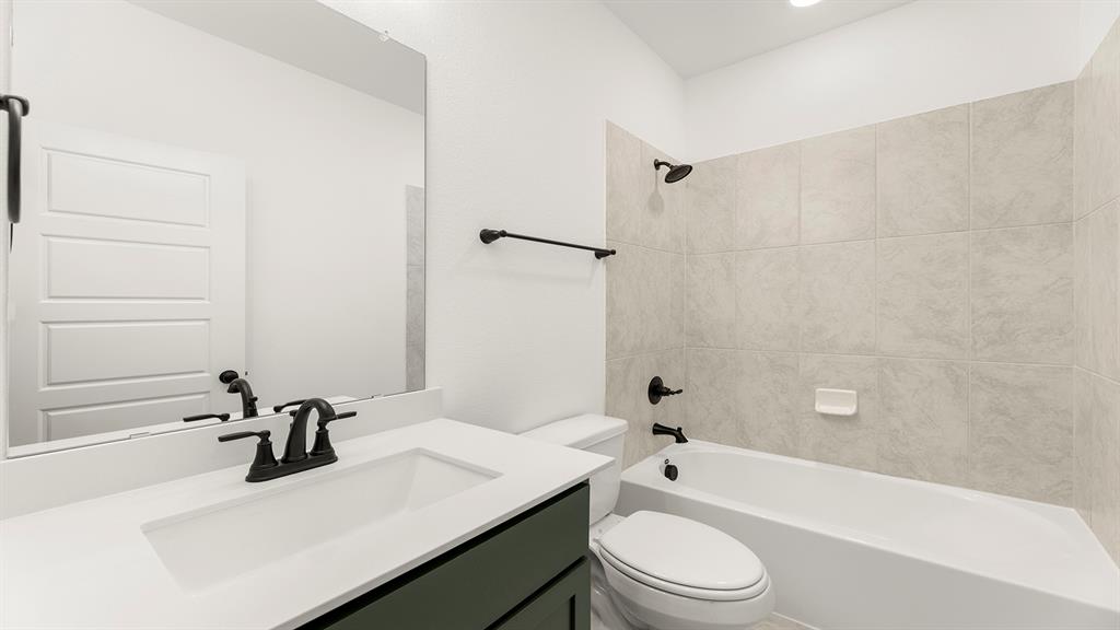 1317 Rothland Lane Red Oak, TX 75154 - Photo 15 of 28 05. 1317 Rothland - 2ND Bath