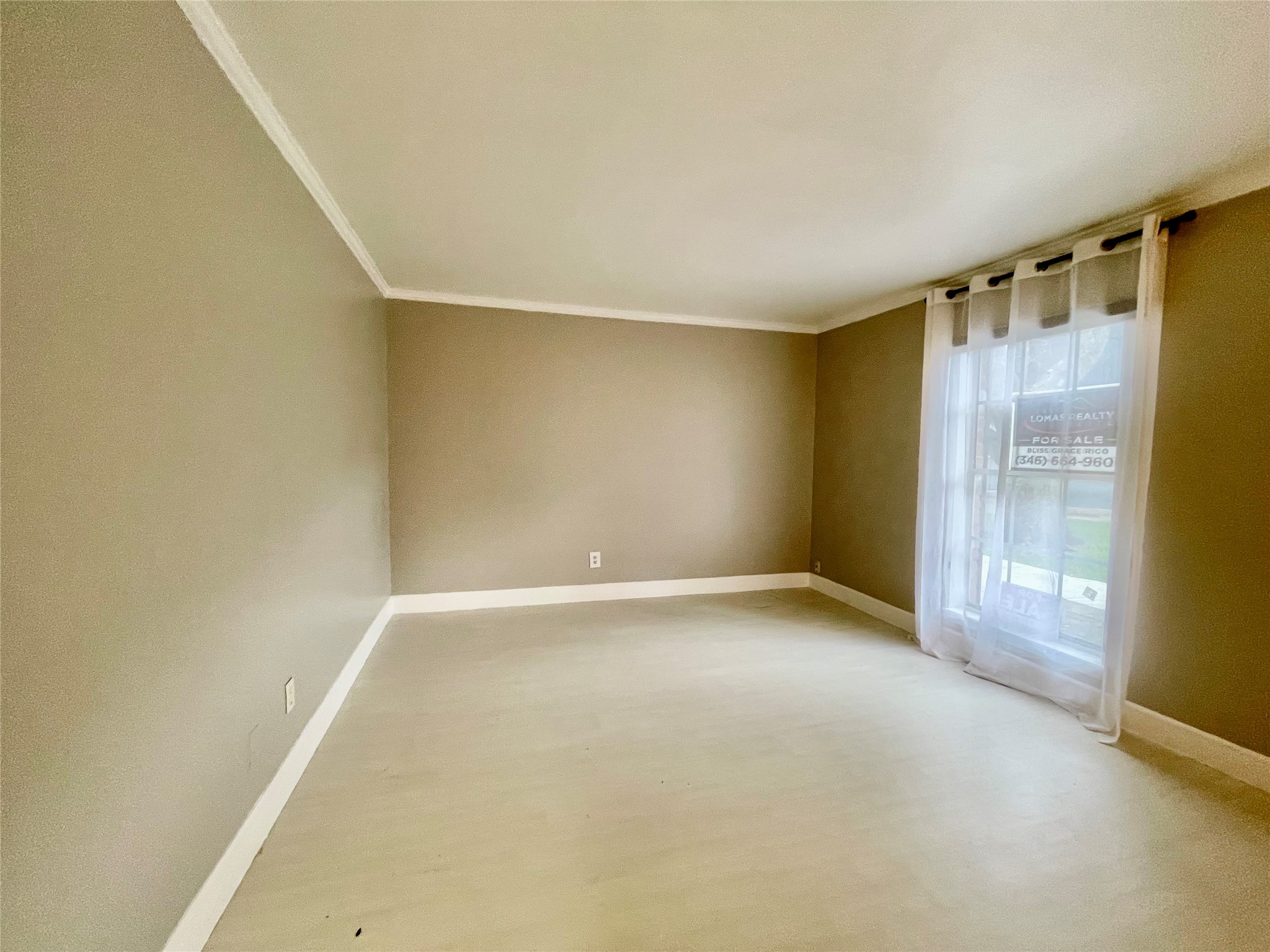 9009 Gaylord Drive Houston, TX 77024 - Photo 4 of 34