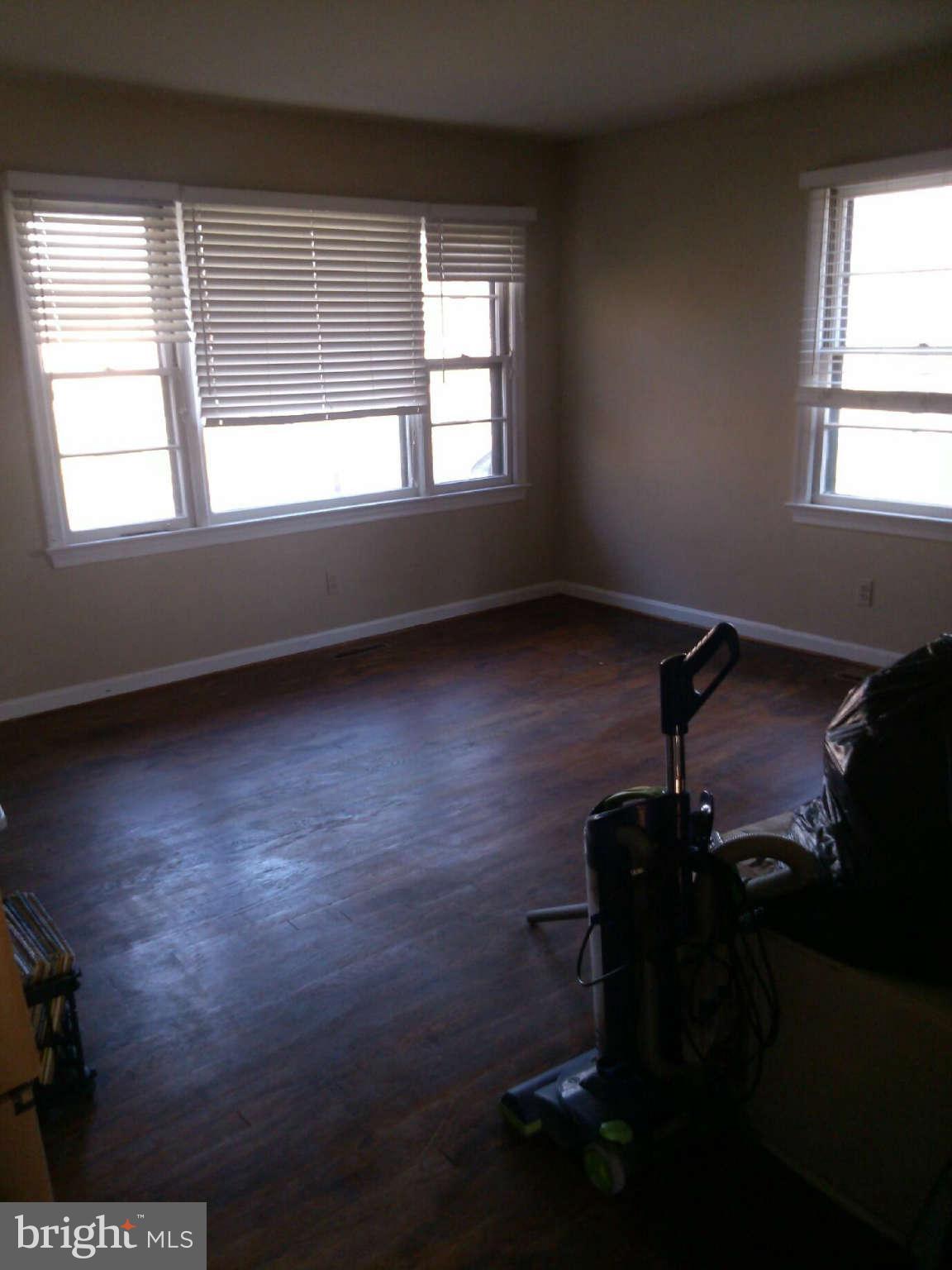 19 Pendleton Road Fredericksburg, VA 22405 - Photo 12 of 13 Living Room