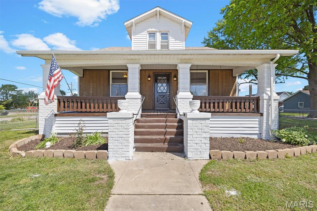 709 West Main Street Mount Olive, IL 62069 - Photo 1 of 39