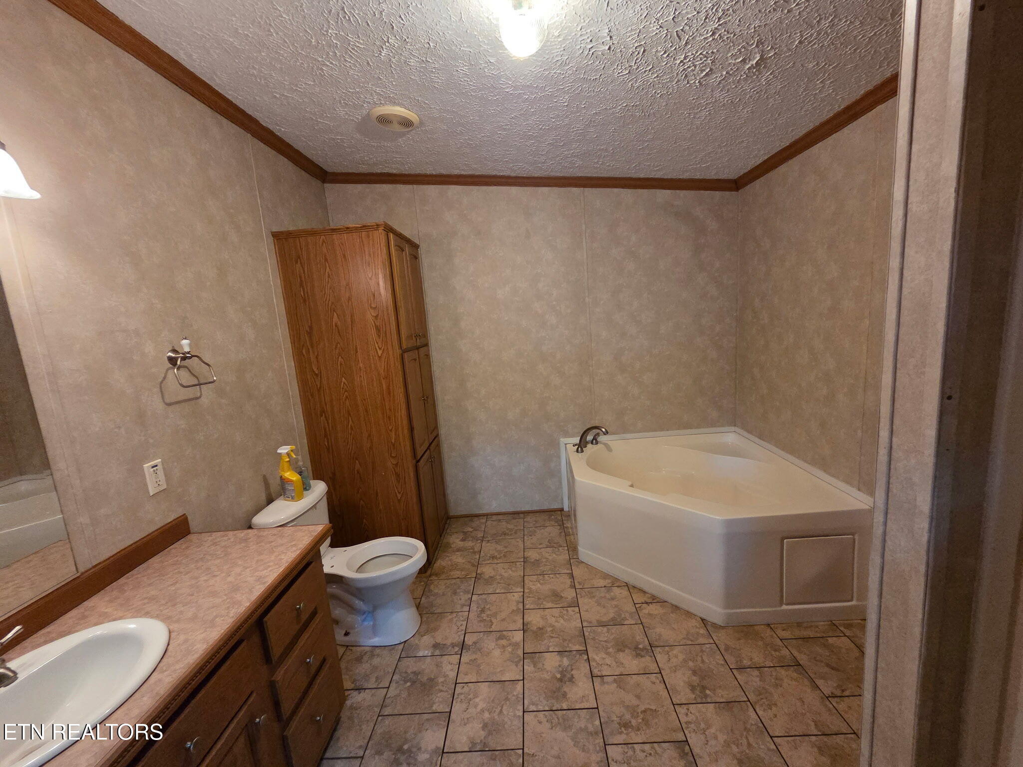 1603 Depaul Road Newport, TN 37821 - Photo 13 of 29 20260414_172544