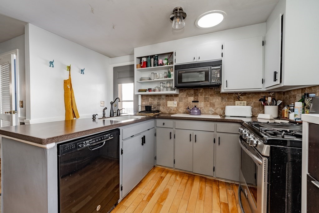 44 Westernview Street Springfield, MA 01108 - Photo 14 of 40