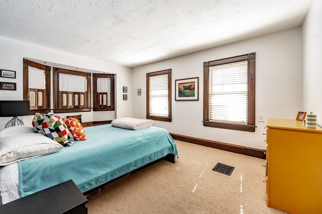 44 Westernview Street Springfield, MA 01108 - Photo 24 of 40
