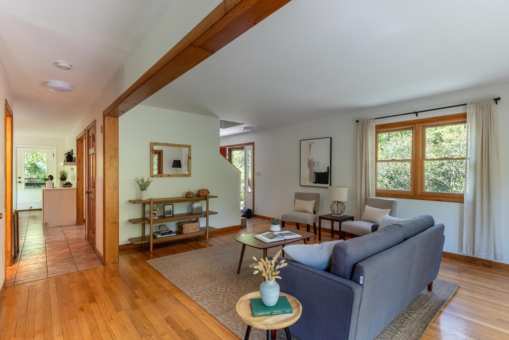 11 Gulf Road Amherst, MA 01002 - Photo 4 of 29 Gallery Image 4