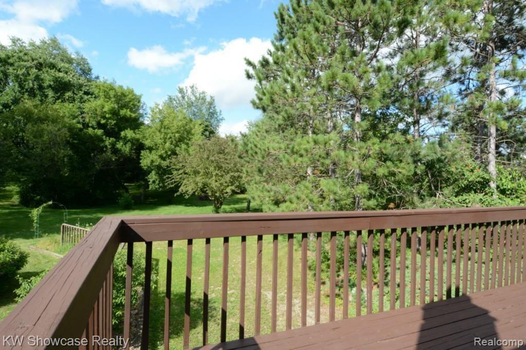 601 Uphill Road Milford, MI 48381 - Photo 31 of 37 601UphillBackYard_Deck.278