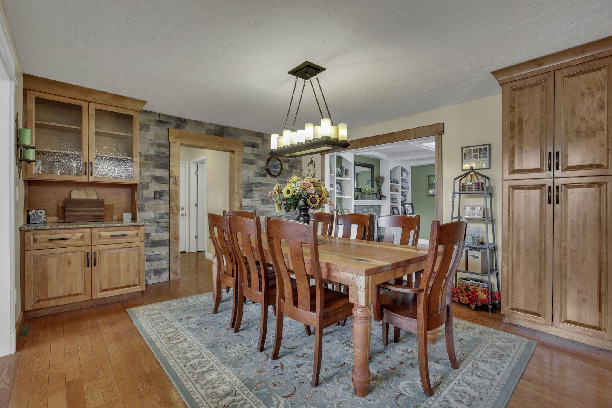 4821 Hazelton-Etna Road Southwest Pataskala, OH 43062 - Photo 28 of 93 Dining Room