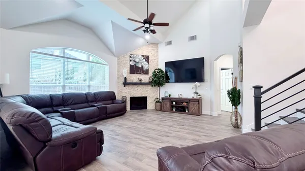 $3,600 | 2708 Sunnycreek Lane, Pearland, TX 77584