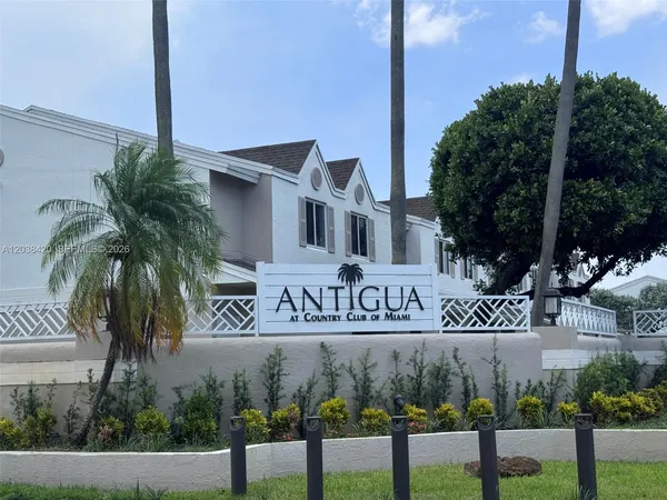 $245,000 | 17425 Northwest 67th Place, Unit N13, Hialeah, FL 33015