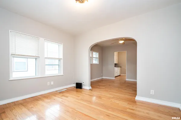 $100,000 | 911 East Moneta Avenue, Peoria Heights, IL 61616