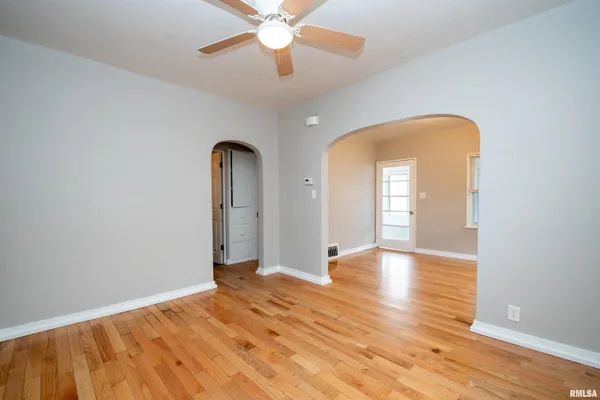 $100,000 | 911 East Moneta Avenue, Peoria Heights, IL 61616