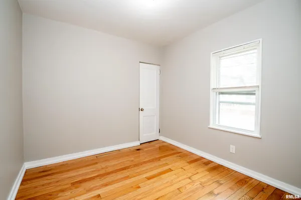 $100,000 | 911 East Moneta Avenue, Peoria Heights, IL 61616