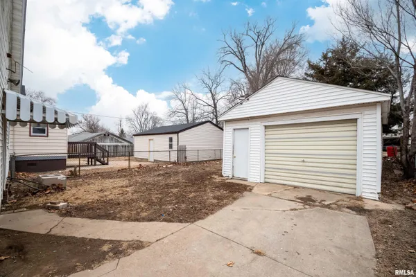 $100,000 | 911 East Moneta Avenue, Peoria Heights, IL 61616