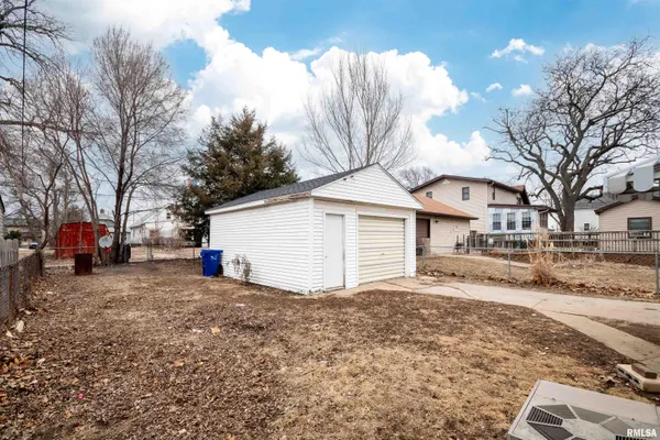 $100,000 | 911 East Moneta Avenue, Peoria Heights, IL 61616