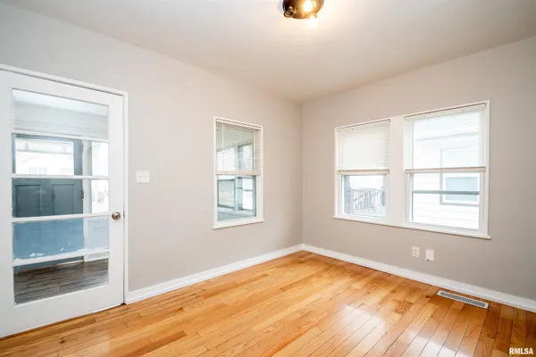 $100,000 | 911 East Moneta Avenue, Peoria Heights, IL 61616