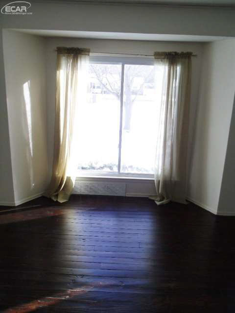 4324 Van Slyke Road Flint, MI 48507 - Photo 12 of 41 20428128-11.JPG