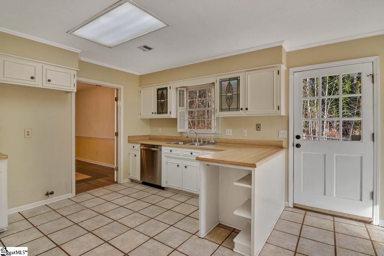 1180 Meadowbrook Road Spartanburg, SC 29307 - Photo 6 of 23 Gallery Image 6