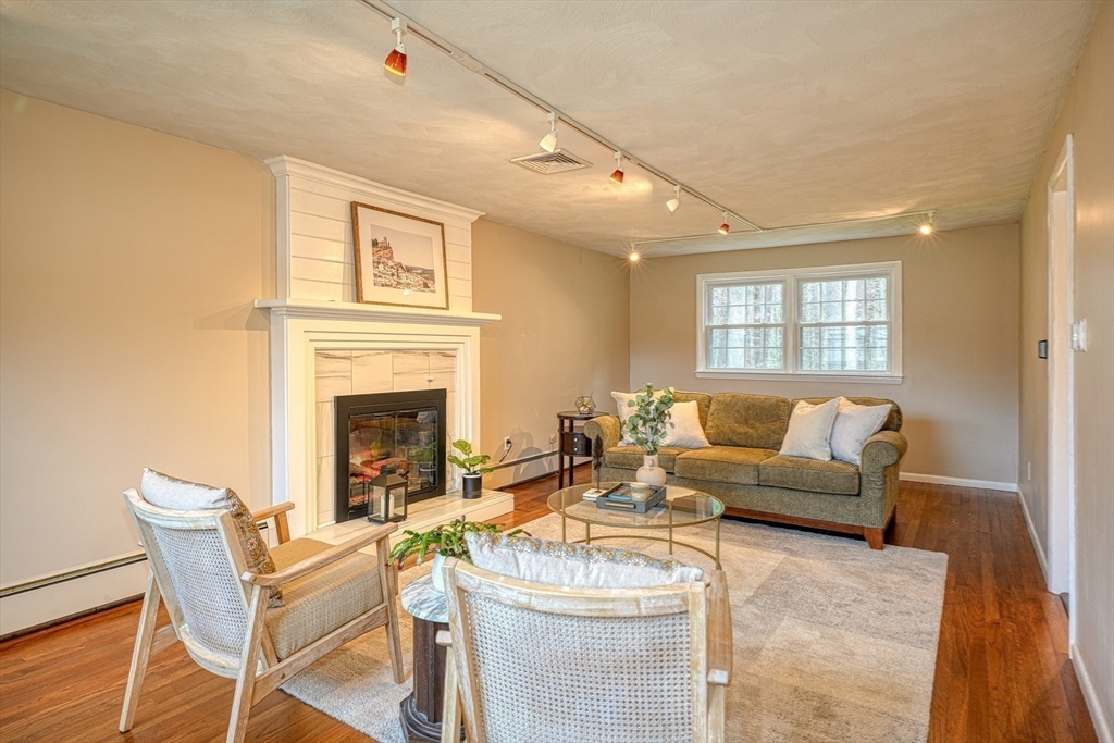 13 Jackson Road Burlington, MA 01803 - Photo 14 of 42 Gallery Image 14