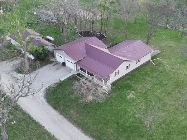 $335,000 | 21352 State 46 Highway, Maryville, MO 64468