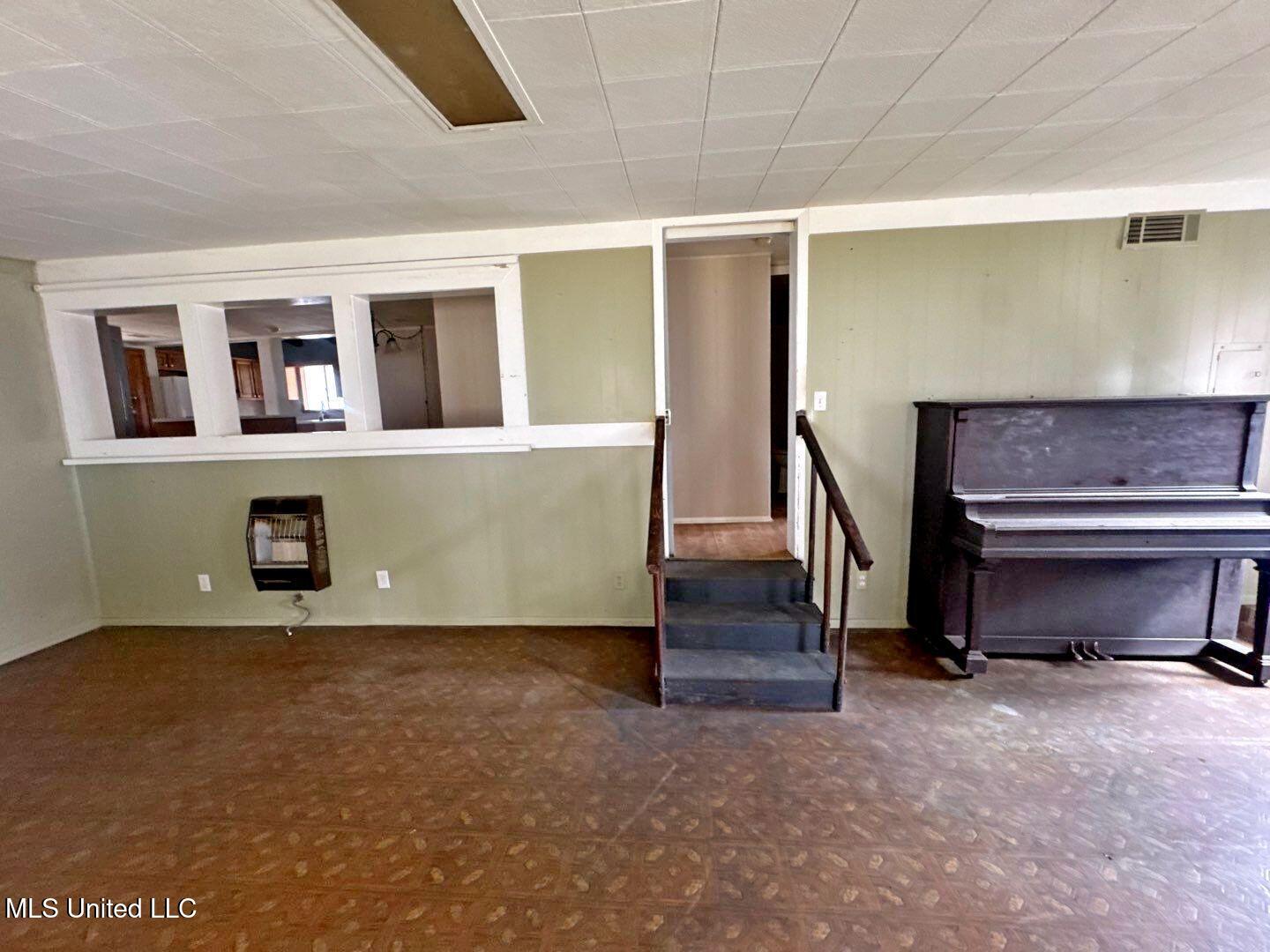 217 Harbor Lane Brandon, MS 39047 - Photo 11 of 35 84-Dec 10 2025 11_52am-cdPn