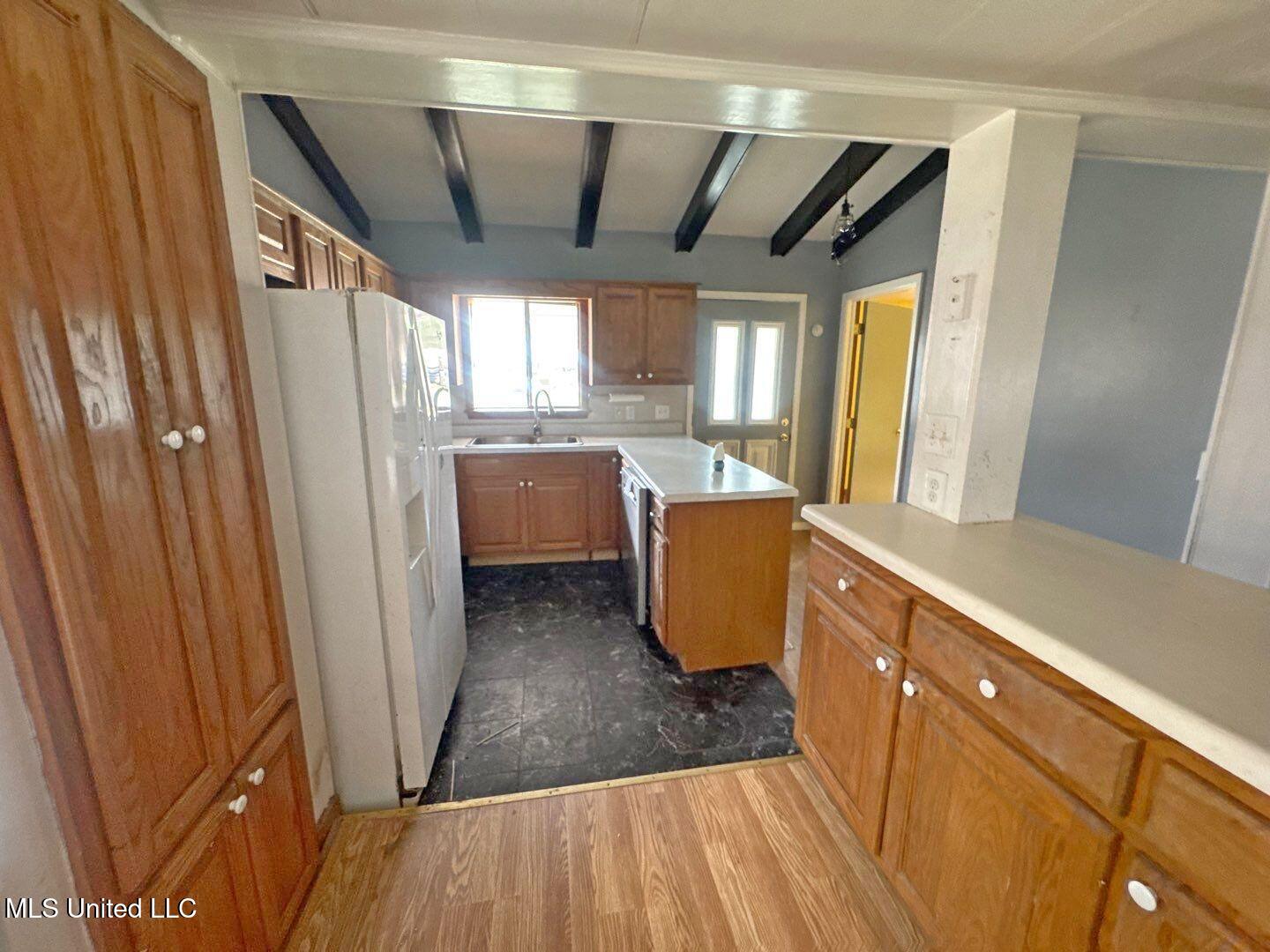 217 Harbor Lane Brandon, MS 39047 - Photo 2 of 35 128-Dec 10 2025 11_56am-AStq