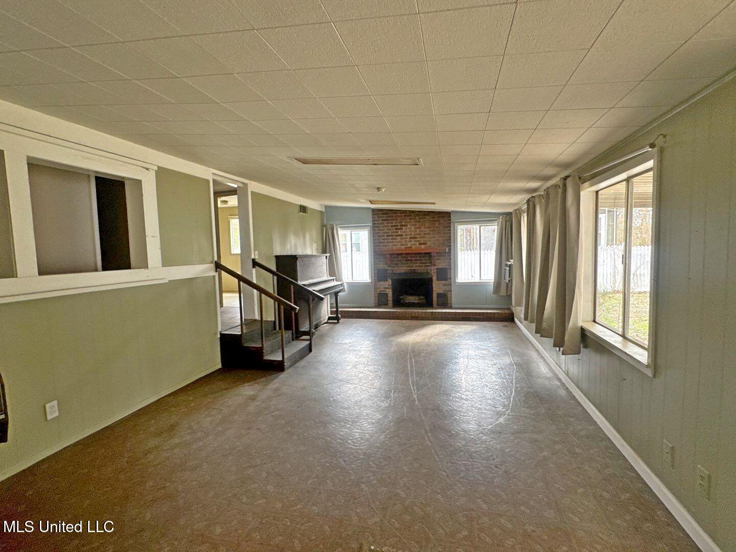 217 Harbor Lane Brandon, MS 39047 - Photo 8 of 35 70-Dec 10 2025 11_51am-HdBP