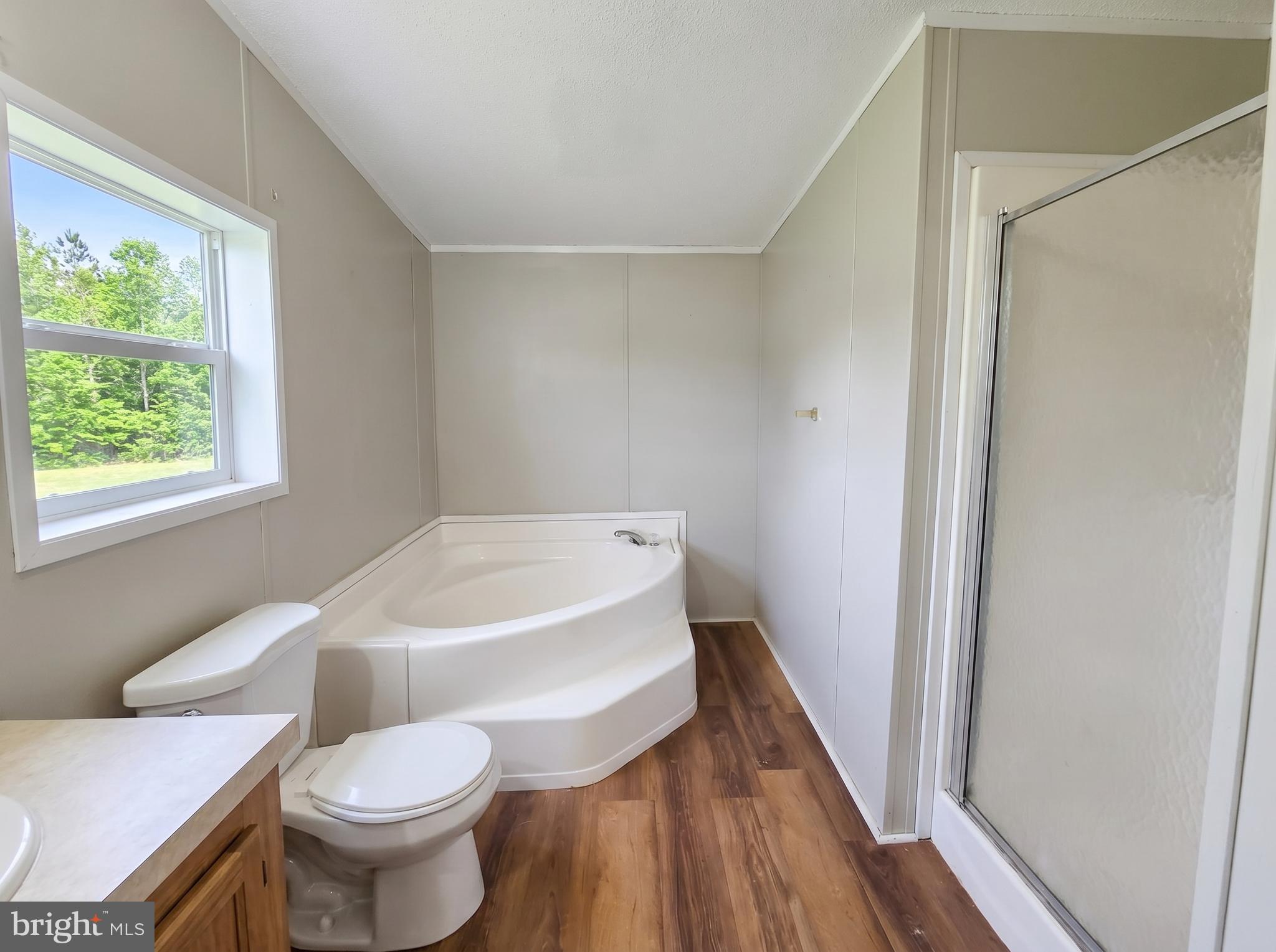 701 Cassel Road, Unit 105 Manchester, PA 17345 - Photo 12 of 24 primary bathroom